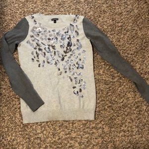 Express woman’s sweater